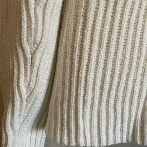 Banana Republic Cream Cable Knit Sweater, Size Small - Picture 3 of 4